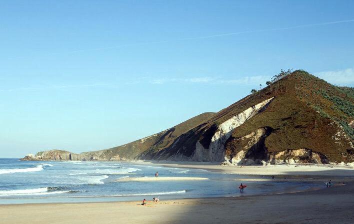 شقة El Paraiso Posada De Llanes المظهر الخارجي الصورة